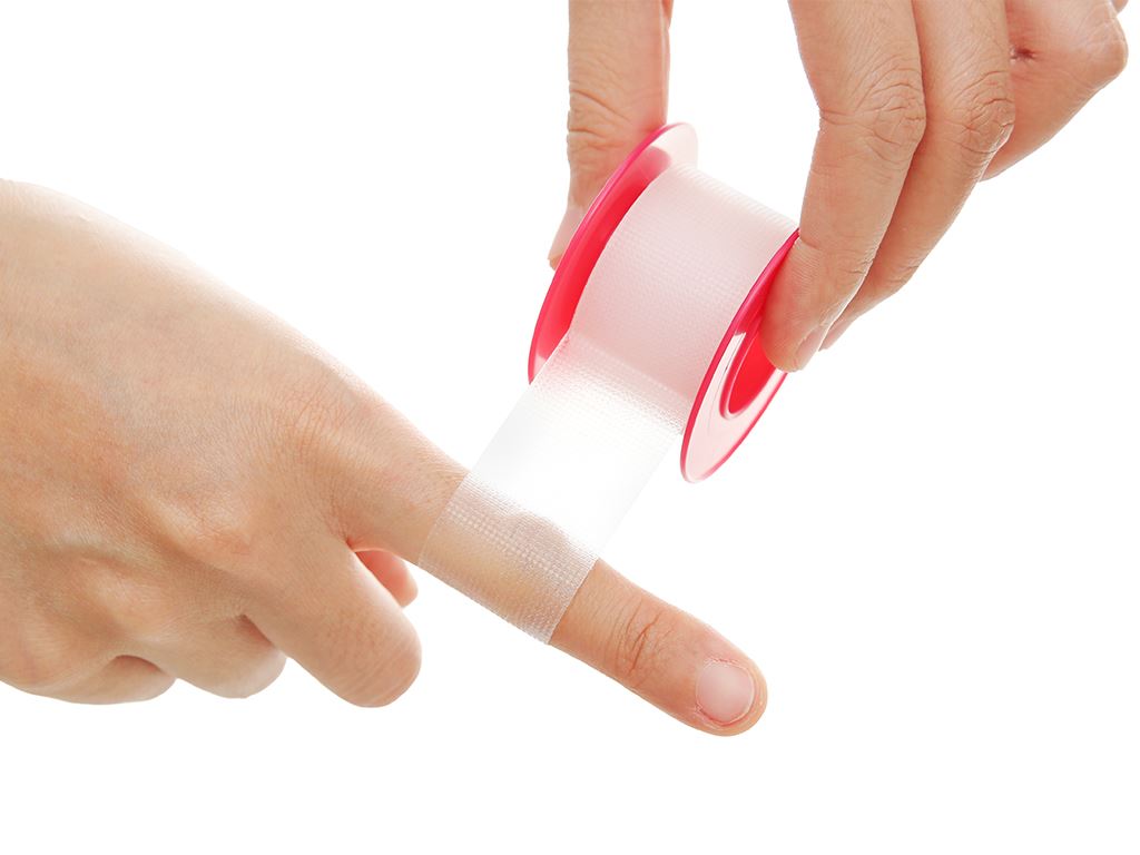 bang-keo-urgo-syval-film-transparent-trong-suot-cuon-2-5cm-x-5m-1 cuộn bông y tế cá nhân syval hình 6